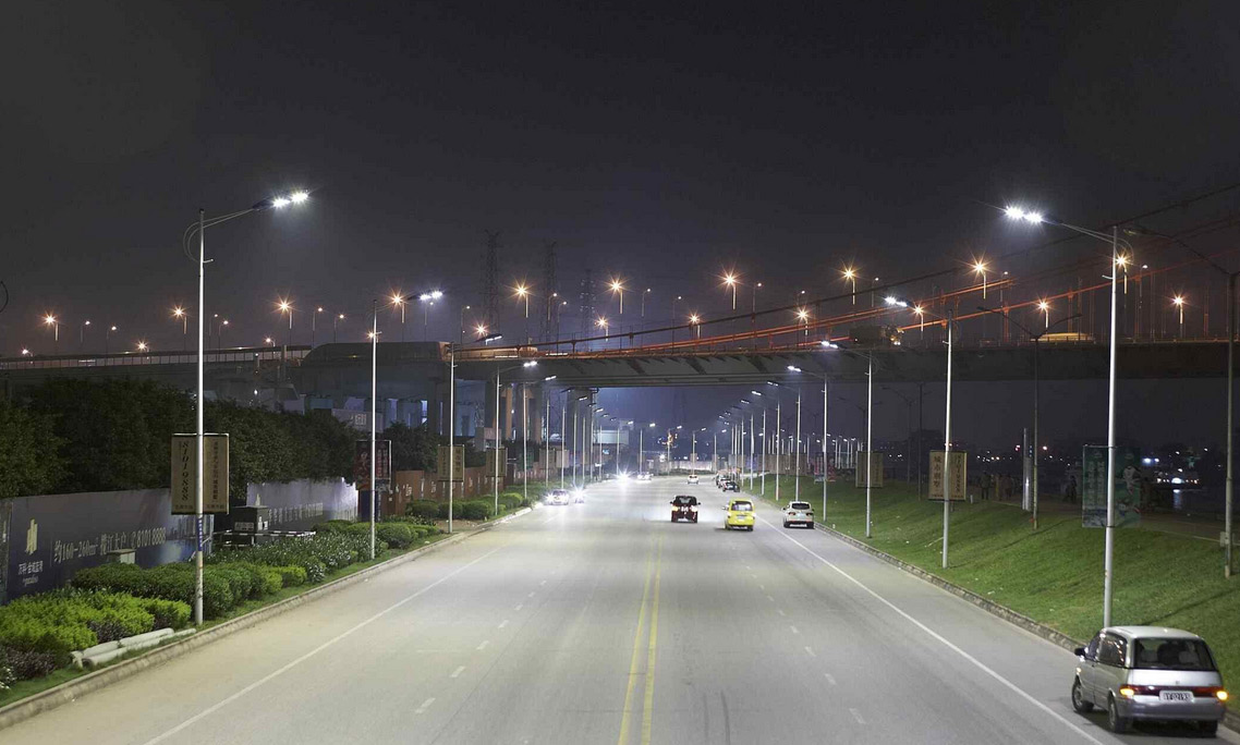 ���̰���